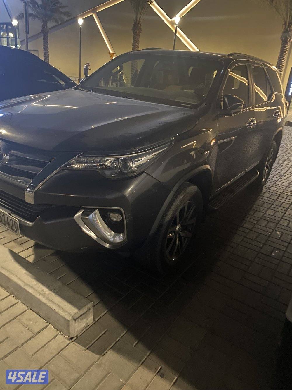 للبيع فورتنر صبغ وكاله4