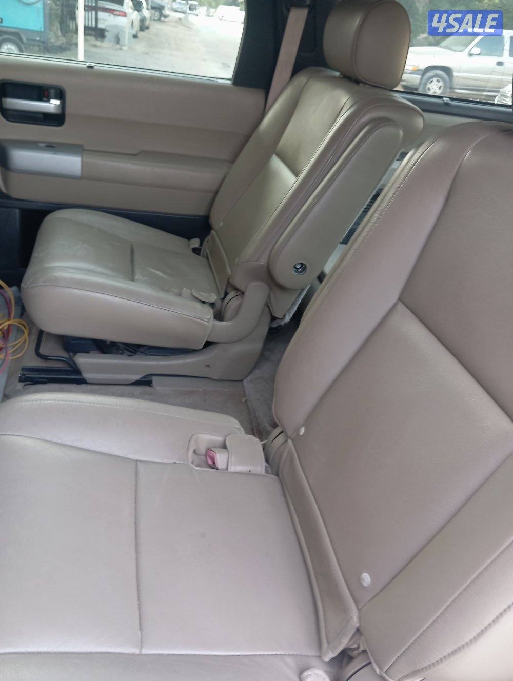 سكويا٢٠٠٩ بدون دبل اللون ابيض داخليه بيج فتحه  بحاله ممتازه0