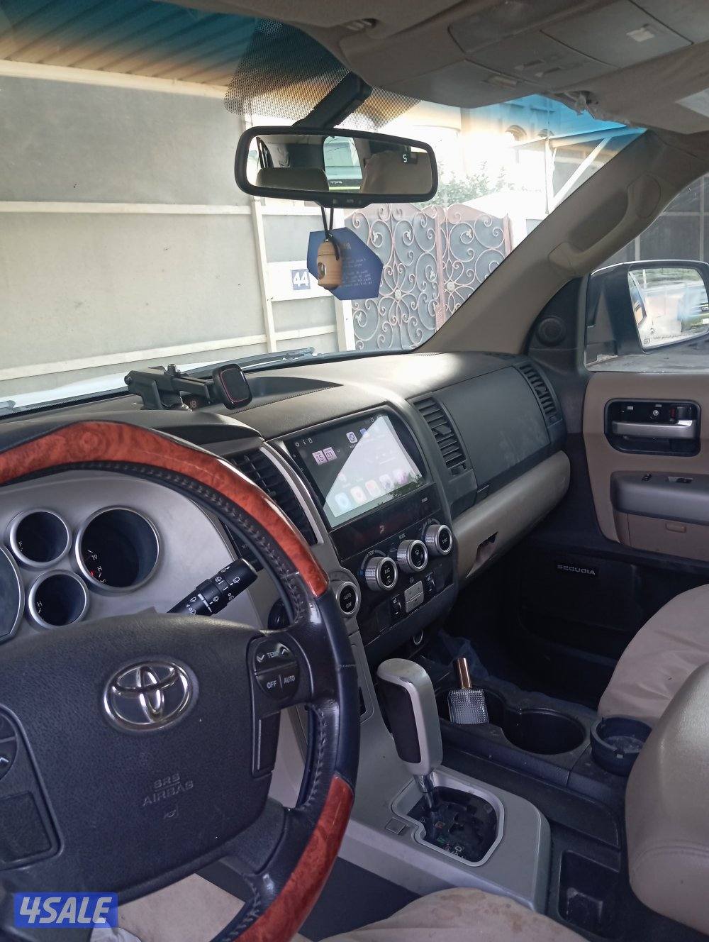 سكويا٢٠٠٩ بدون دبل اللون ابيض داخليه بيج فتحه  بحاله ممتازه2