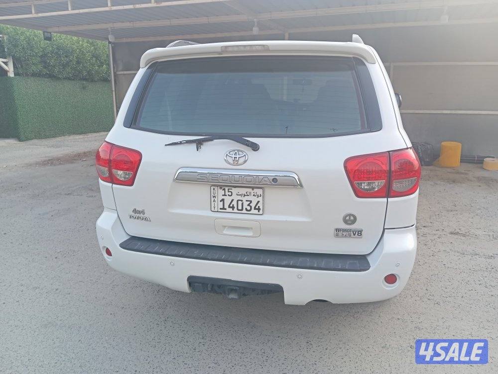 سكويا٢٠٠٩ بدون دبل اللون ابيض داخليه بيج فتحه  بحاله ممتازه3