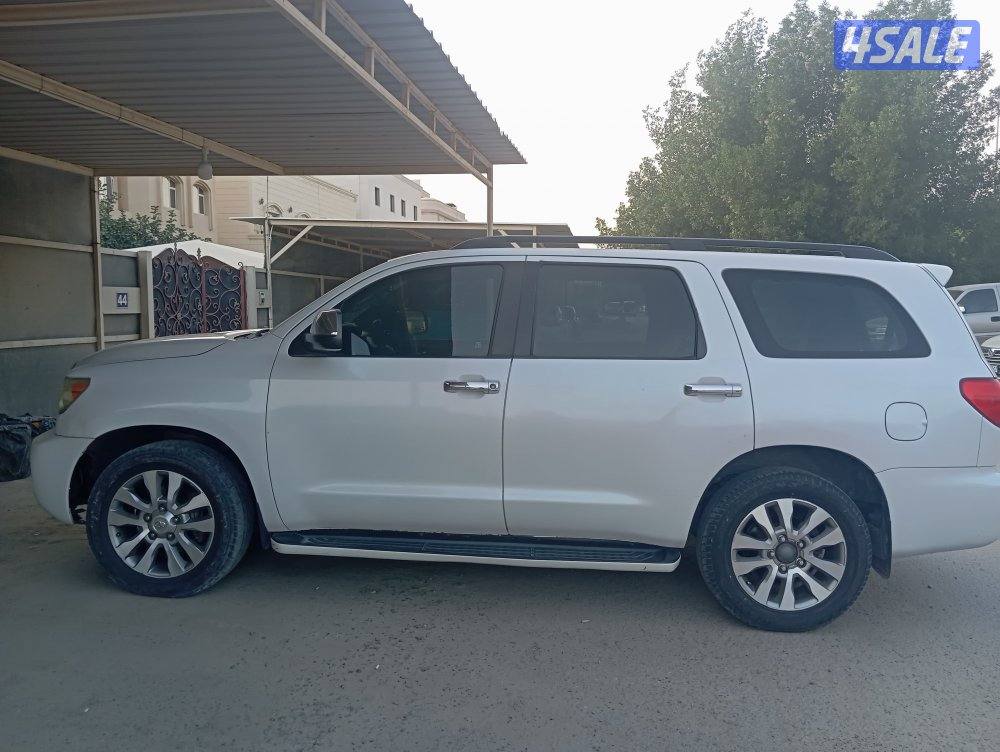 سكويا٢٠٠٩ بدون دبل اللون ابيض داخليه بيج فتحه  بحاله ممتازه4