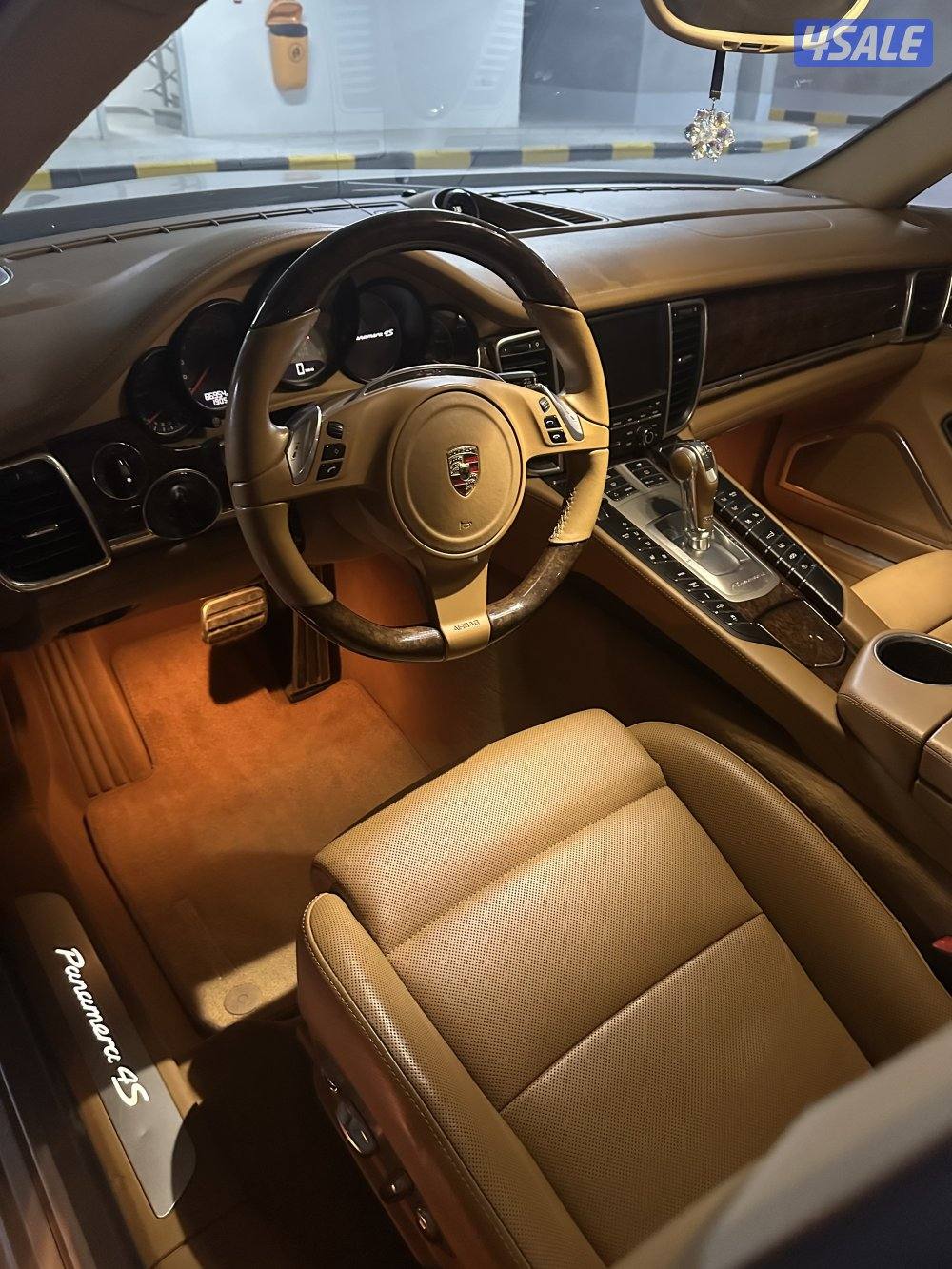 Beautiful Porsche Panamera4S4