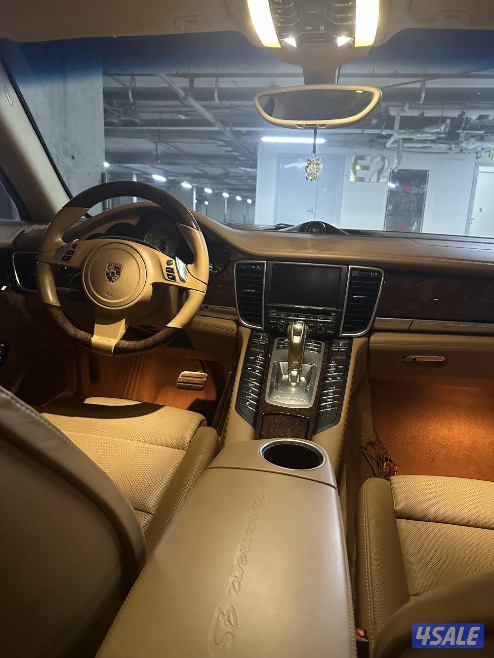 Beautiful Porsche Panamera4S5