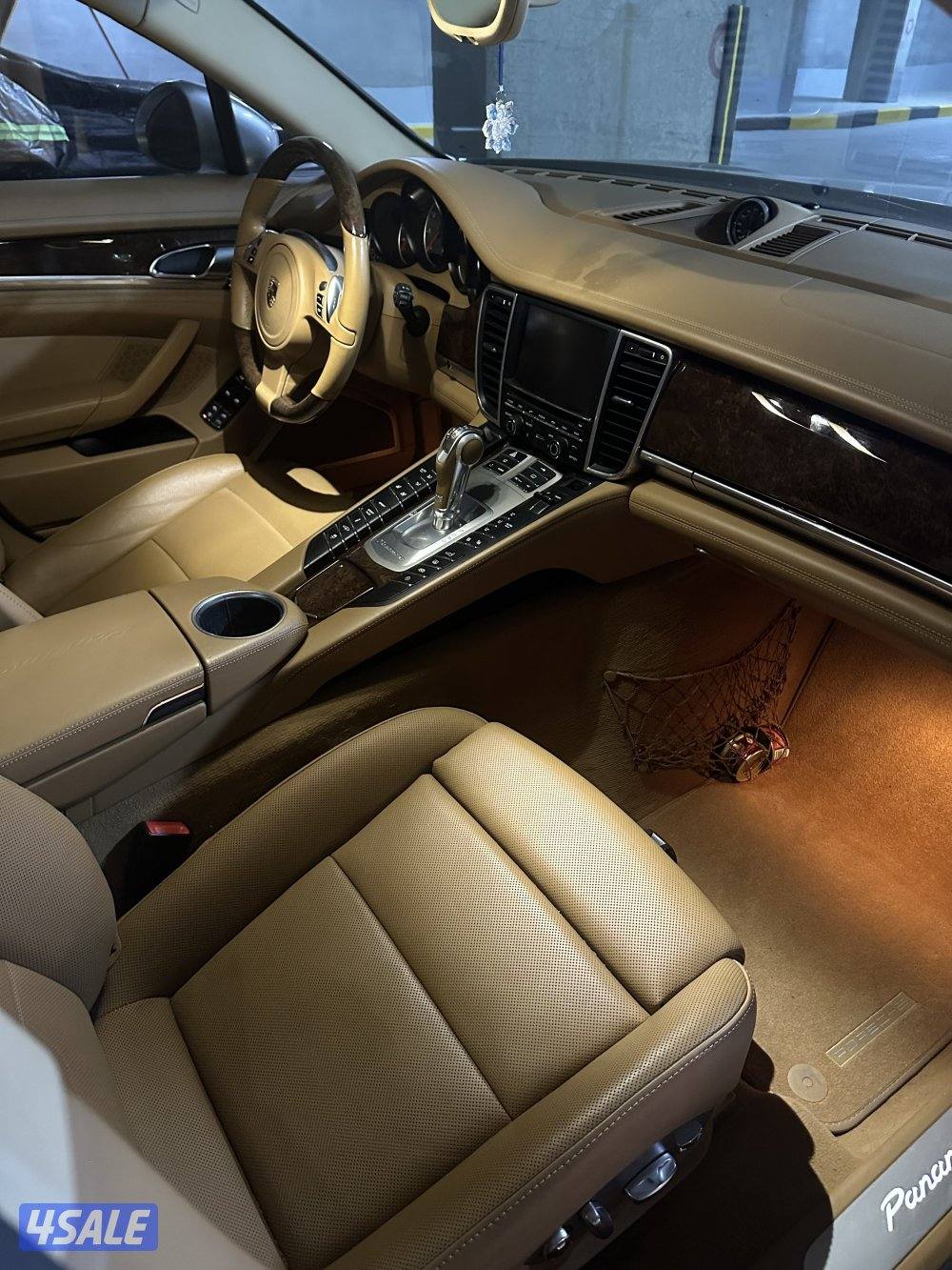 Beautiful Porsche Panamera4S6