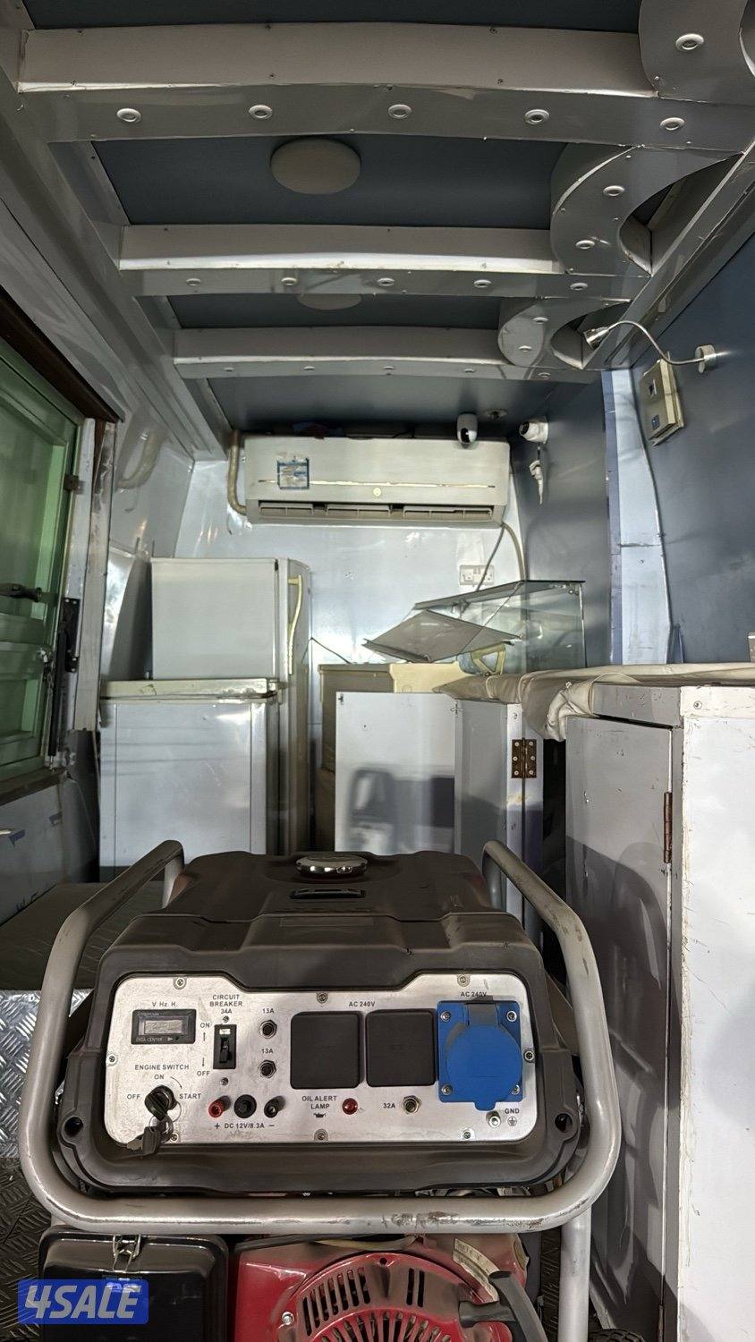 فود ترك نظيف شامل الرخصه واغراضه كامله1