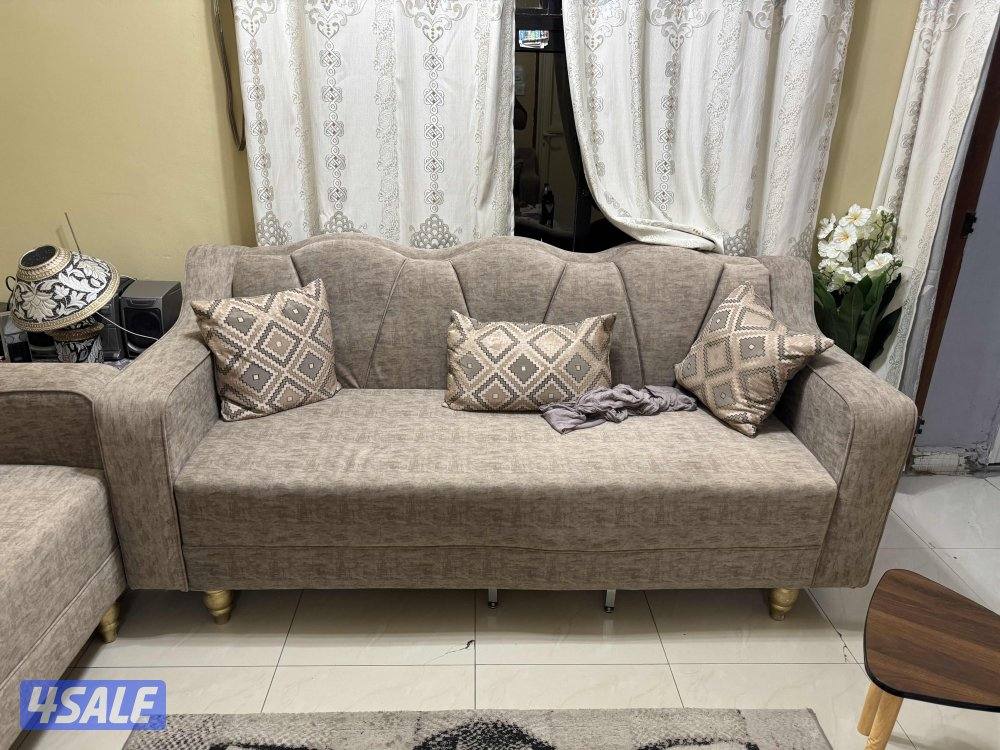 طقم كنب نظيف،، لون بيج، استخدام بسيط، مناسب للمجلس والصالون1