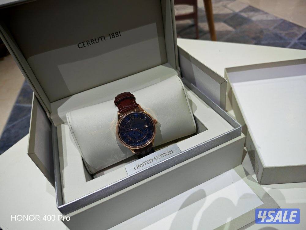 مجموعة ساعات جديدة غير مستعملة ليمتد إيدشن4