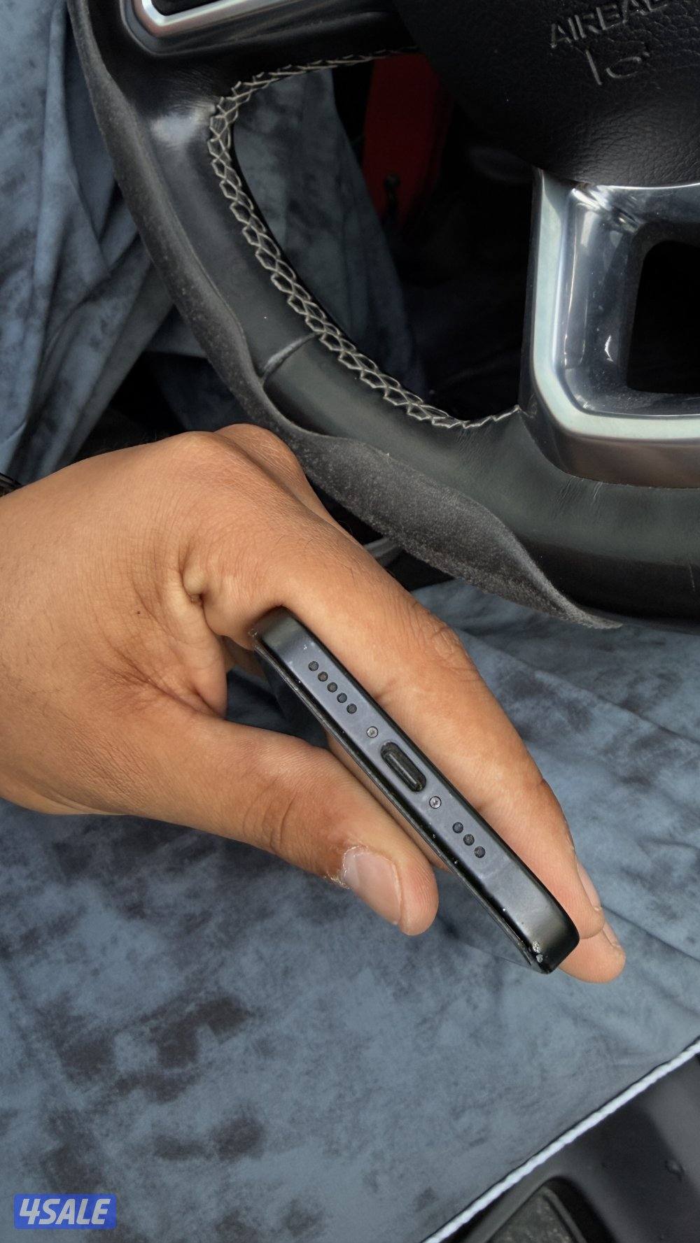 للبيع ايفون 15 256GB2