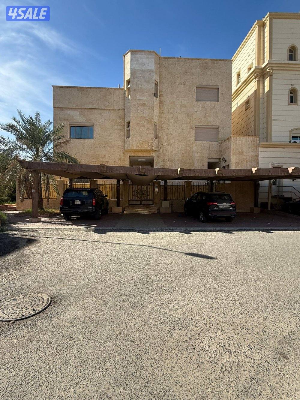 للبيع في ابو فطيرة والعدان شارع واحد وزاويه وبطن وبطن وظهر3