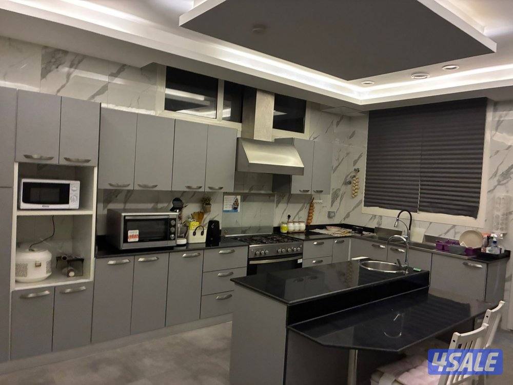 للبيع في ابو فطيرة والعدان شارع واحد وزاويه وبطن وبطن وظهر4