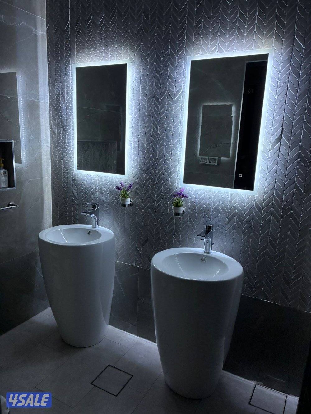 للبيع في ابو فطيرة والعدان شارع واحد وزاويه وبطن وبطن وظهر5