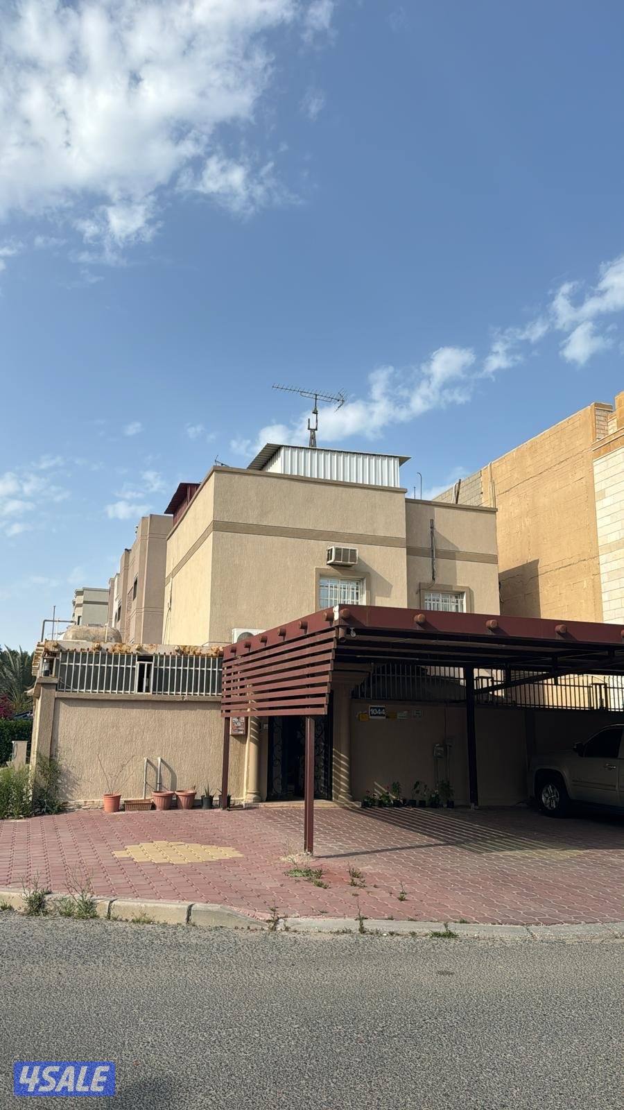 للبيع بيت في الصباحيه وجابر العلي واراضي في العقيله2