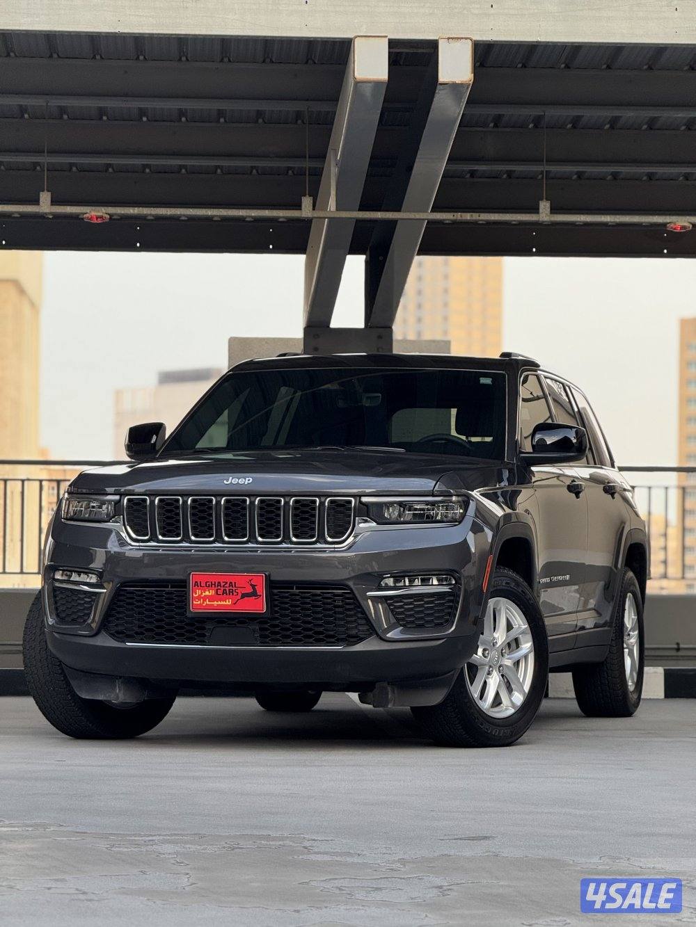 Grand Cherokee Laredo 2024 / 13 km / المالك الاول0