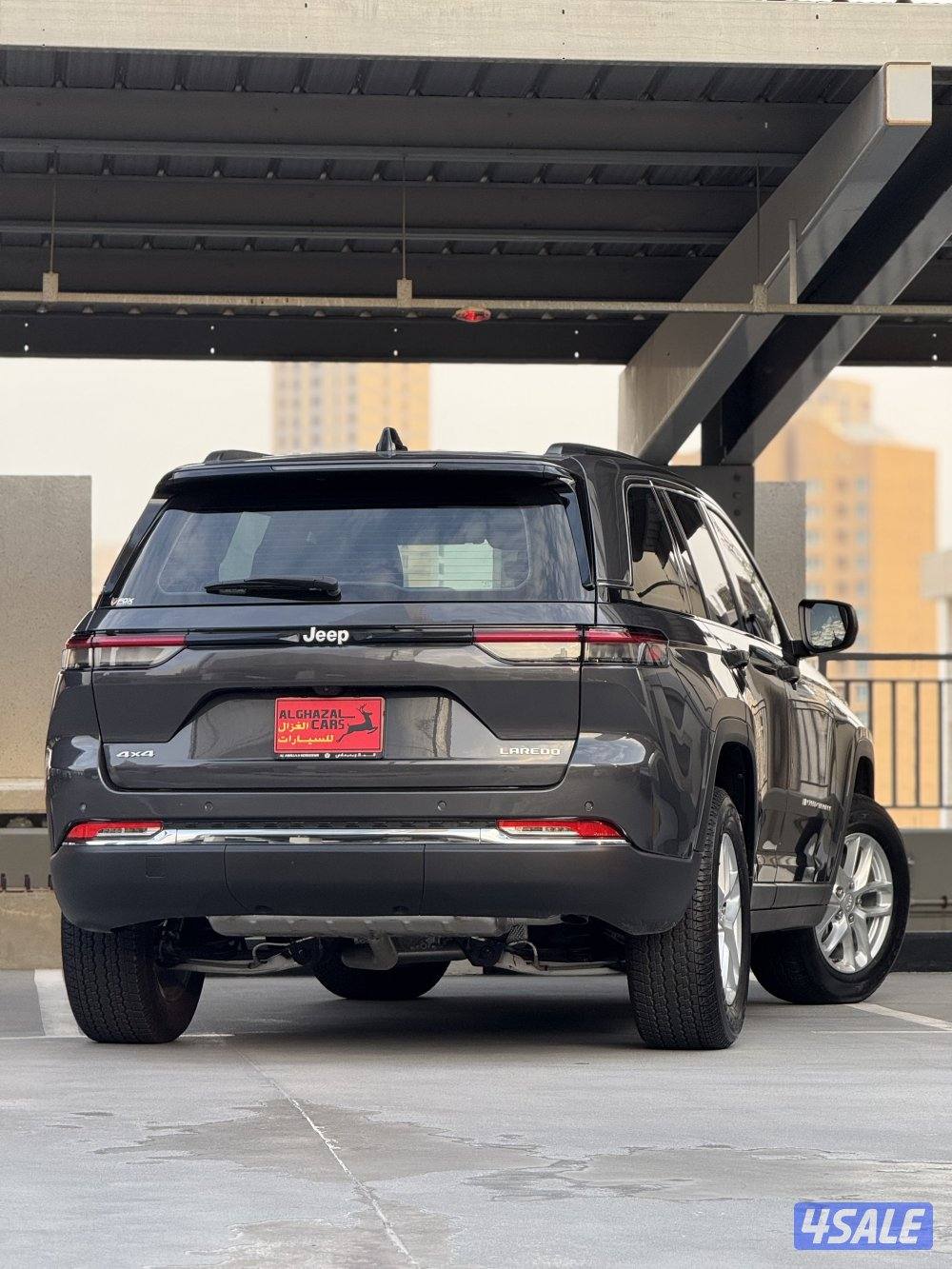 Grand Cherokee Laredo 2024 / 13 km / المالك الاول1