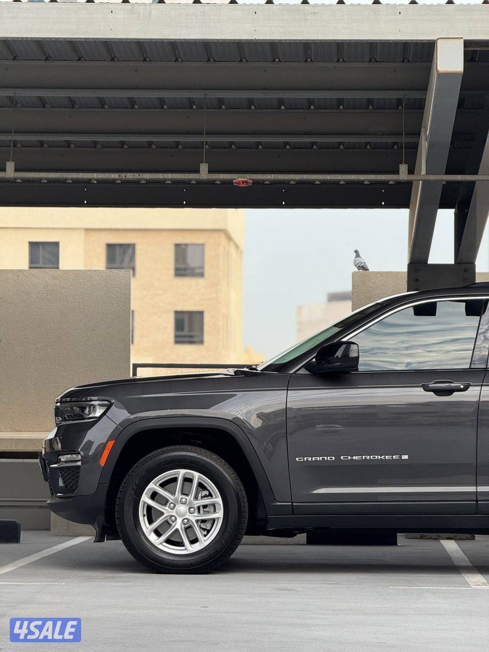 Grand Cherokee Laredo 2024 / 13 km / المالك الاول2