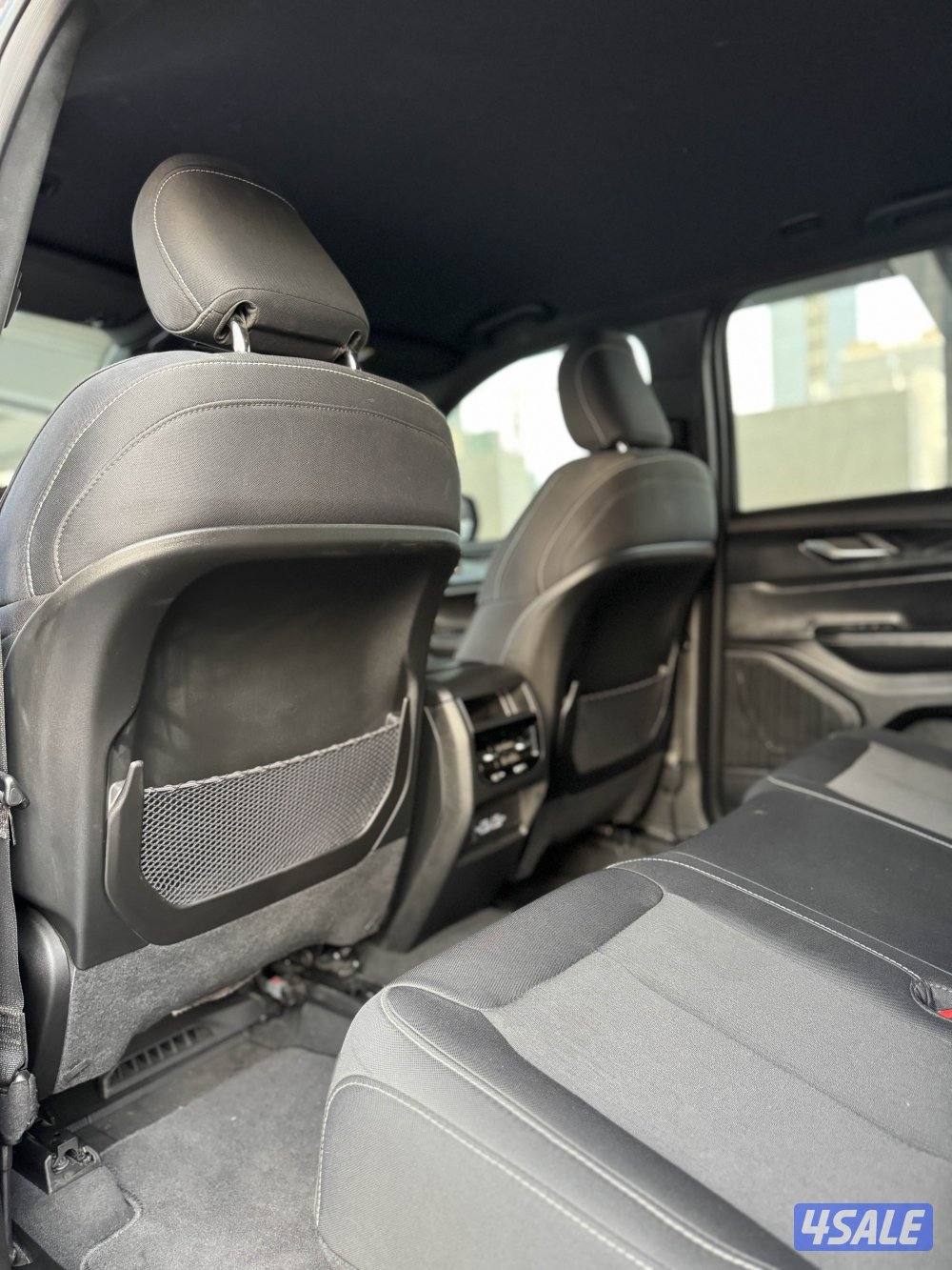 Grand Cherokee Laredo 2024 / 13 km / المالك الاول8