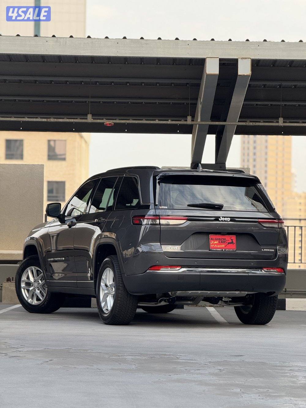 Grand Cherokee Laredo 2024 / 13 km / المالك الاول11