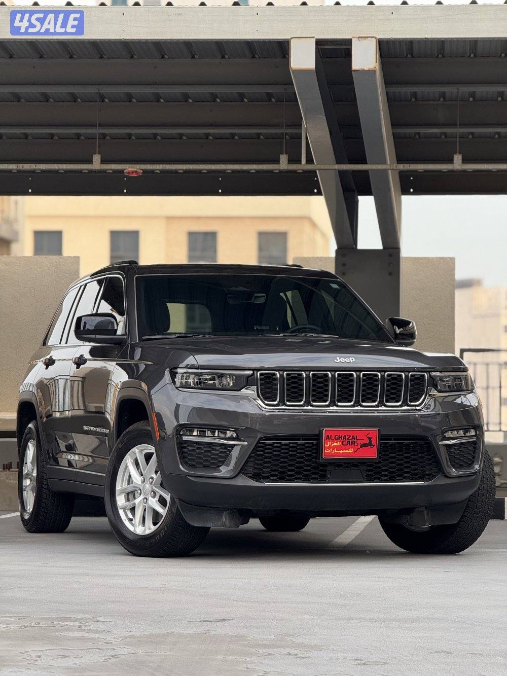 Grand Cherokee Laredo 2024 / 13 km / المالك الاول10