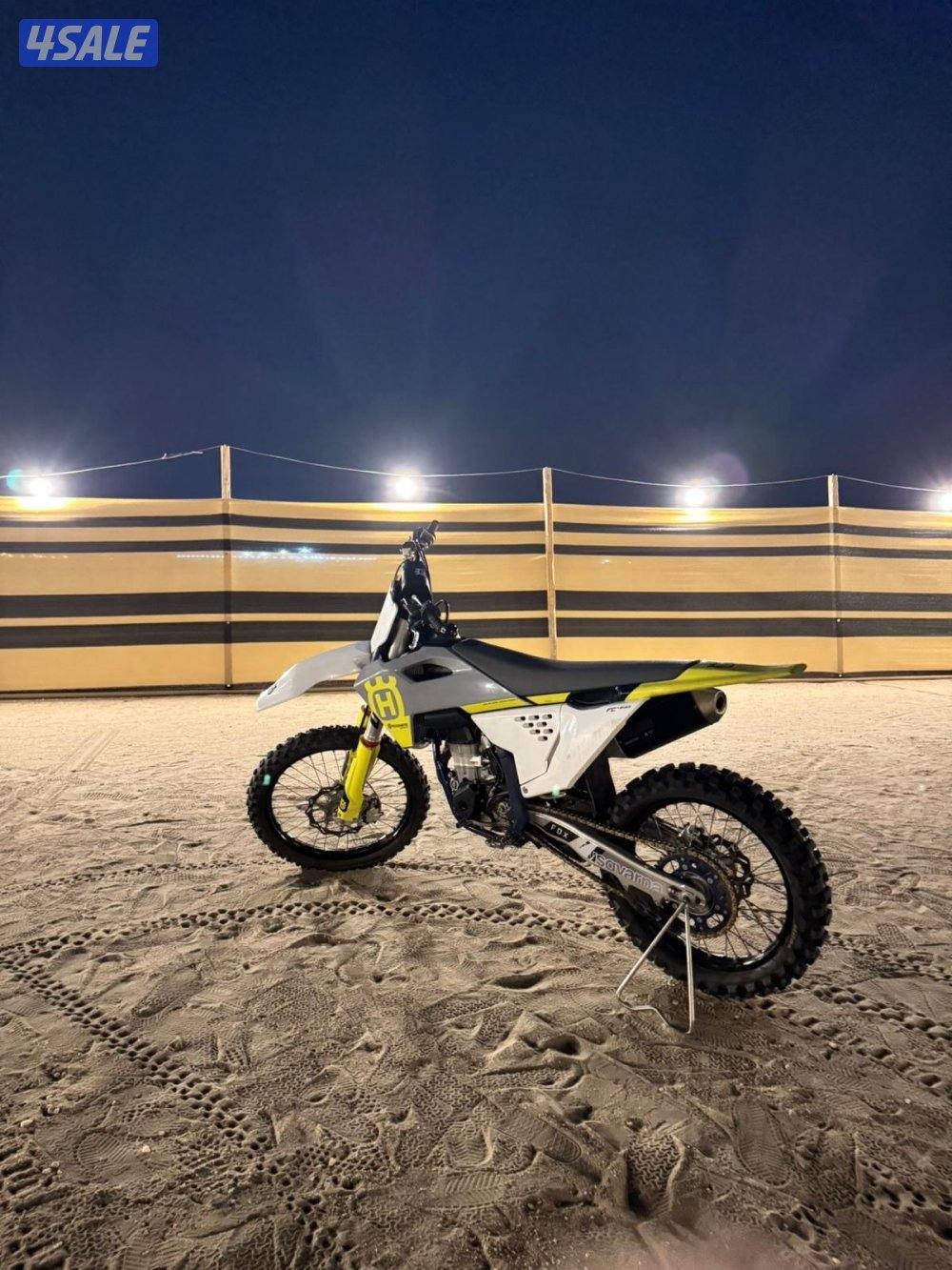 للبيع سيكل هسكفارنا موديل 2023 حجم 450 ماشي 100 ساعه  السعر 23000