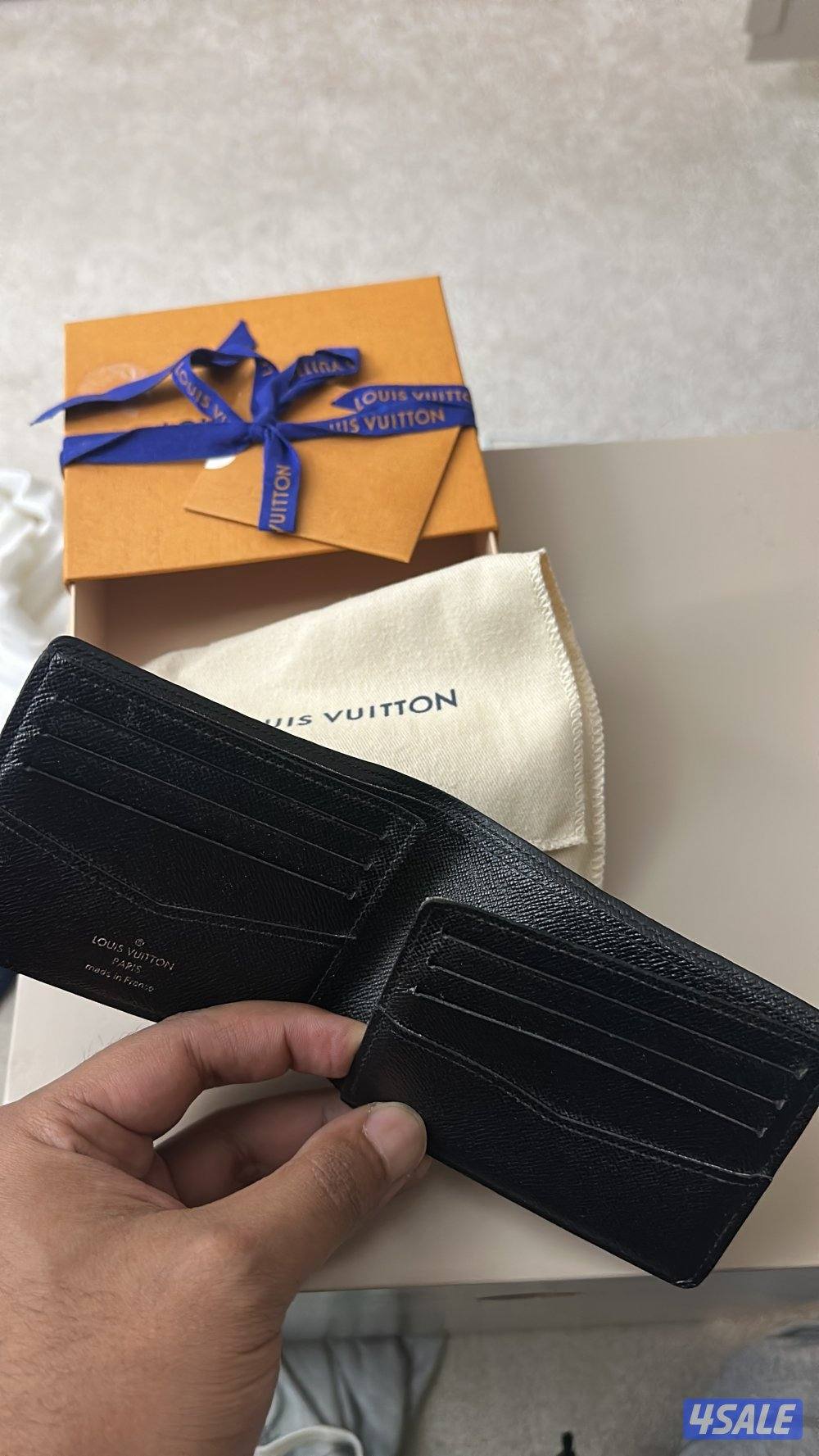 للبيع بوكين من LV مستعملين4