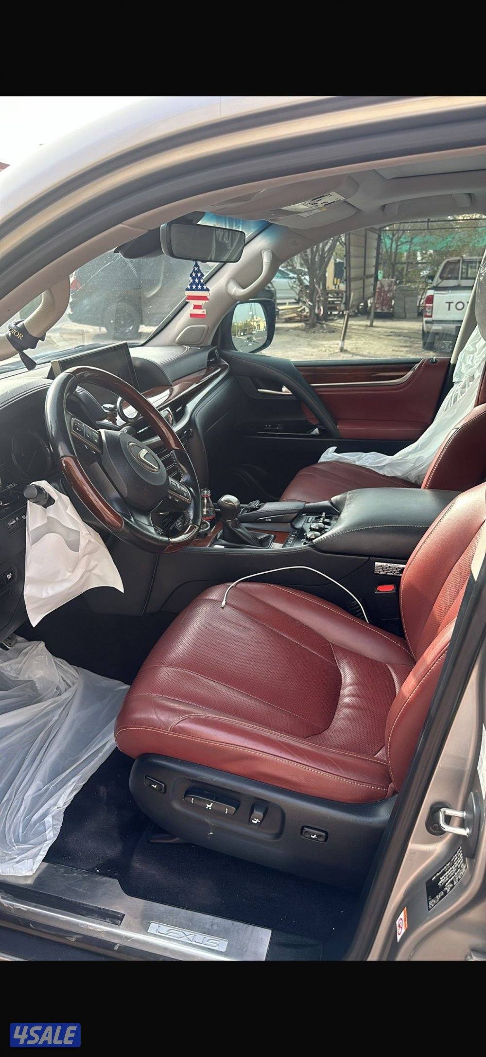 جيب لكزس 20182