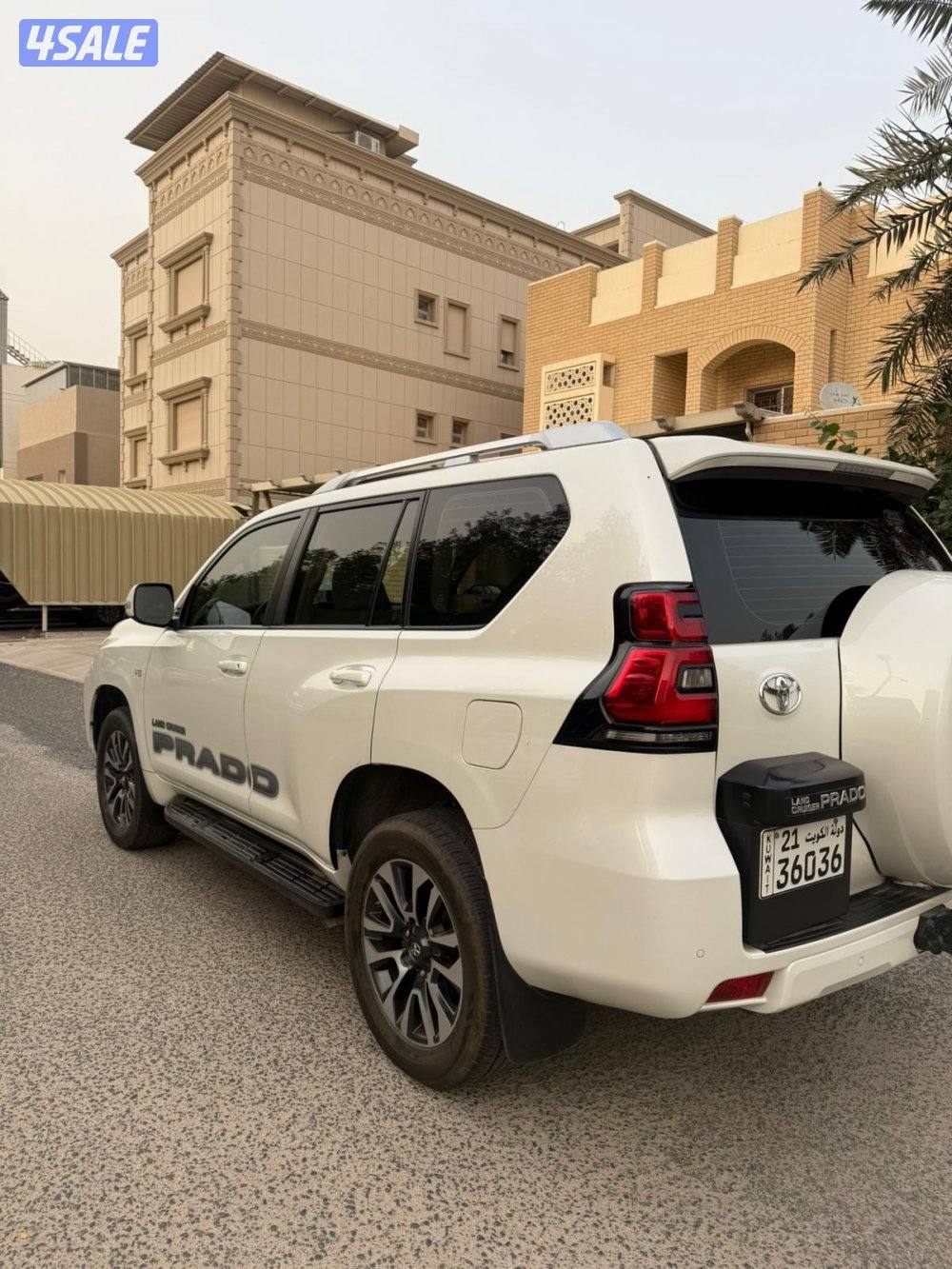 للبيع برادو موديل2022TXLوارد الساير كامل المواصفت3