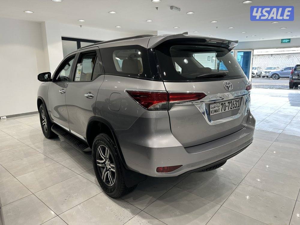 تويوتا فورتينر موديل 20234