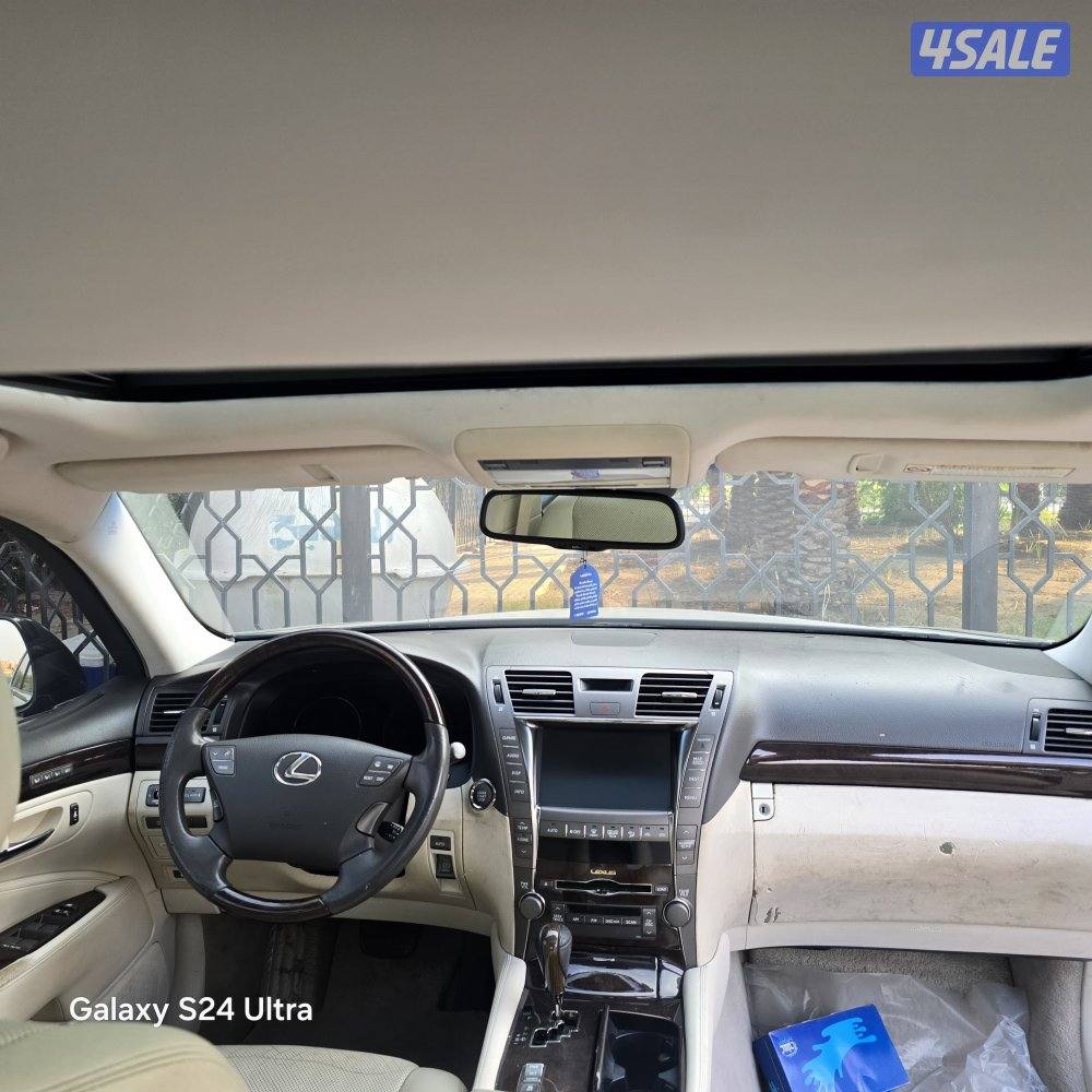 لكزس LS460 موديل 2008 ماشي218 مصبوغ بالكامل والشاشة لا تعمل4
