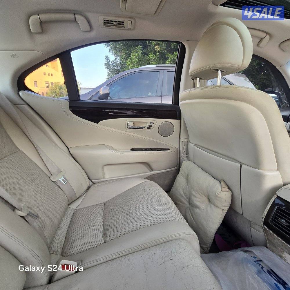 لكزس LS460 موديل 2008 ماشي218 مصبوغ بالكامل والشاشة لا تعمل7