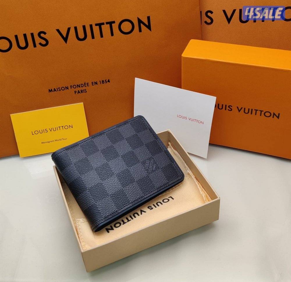 محفظة الدرجة الأولى… لأن الفخامة تبدأ من التفاصيل.12