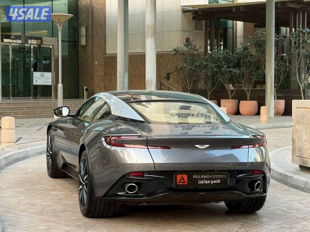 اوستن مارتنDP11 LAUNCH EXITIONموديل2017 عداد21الف وارد الكويت3