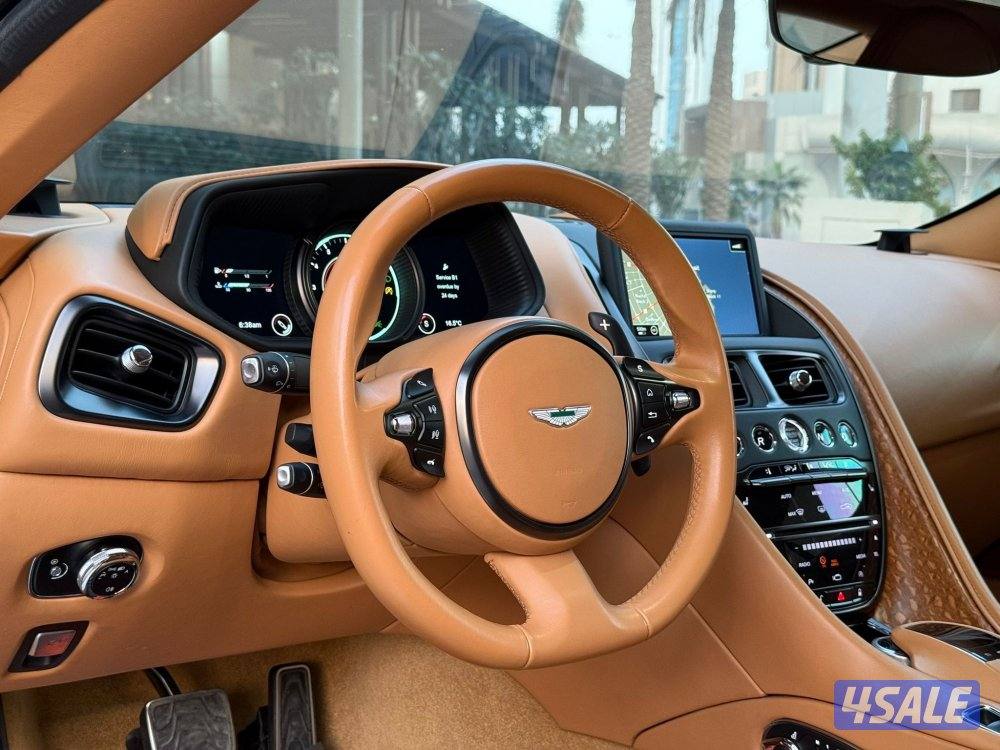 اوستن مارتنDP11 LAUNCH EXITIONموديل2017 عداد21الف وارد الكويت5