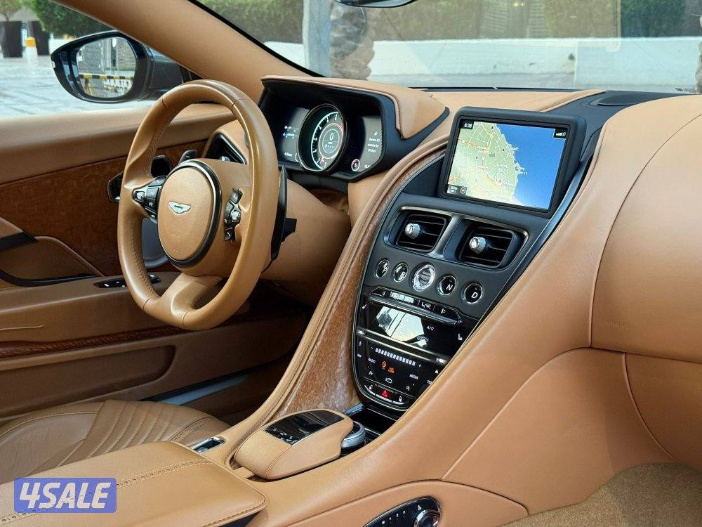 اوستن مارتنDP11 LAUNCH EXITIONموديل2017 عداد21الف وارد الكويت6