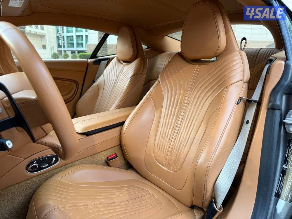 اوستن مارتنDP11 LAUNCH EXITIONموديل2017 عداد21الف وارد الكويت8