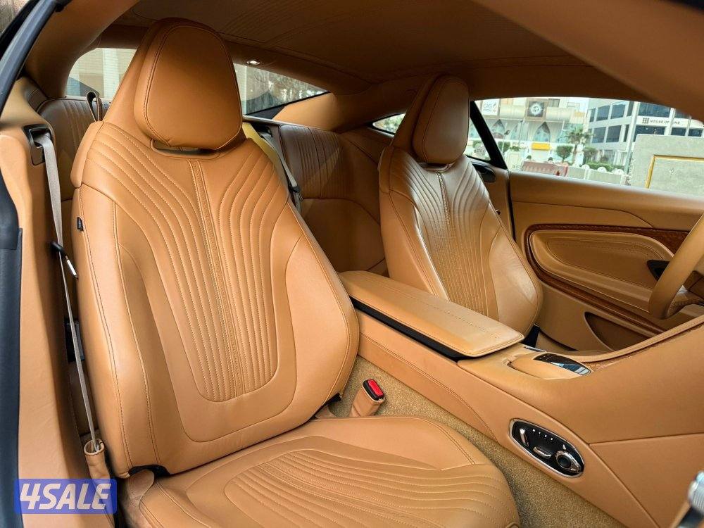 اوستن مارتنDP11 LAUNCH EXITIONموديل2017 عداد21الف وارد الكويت7