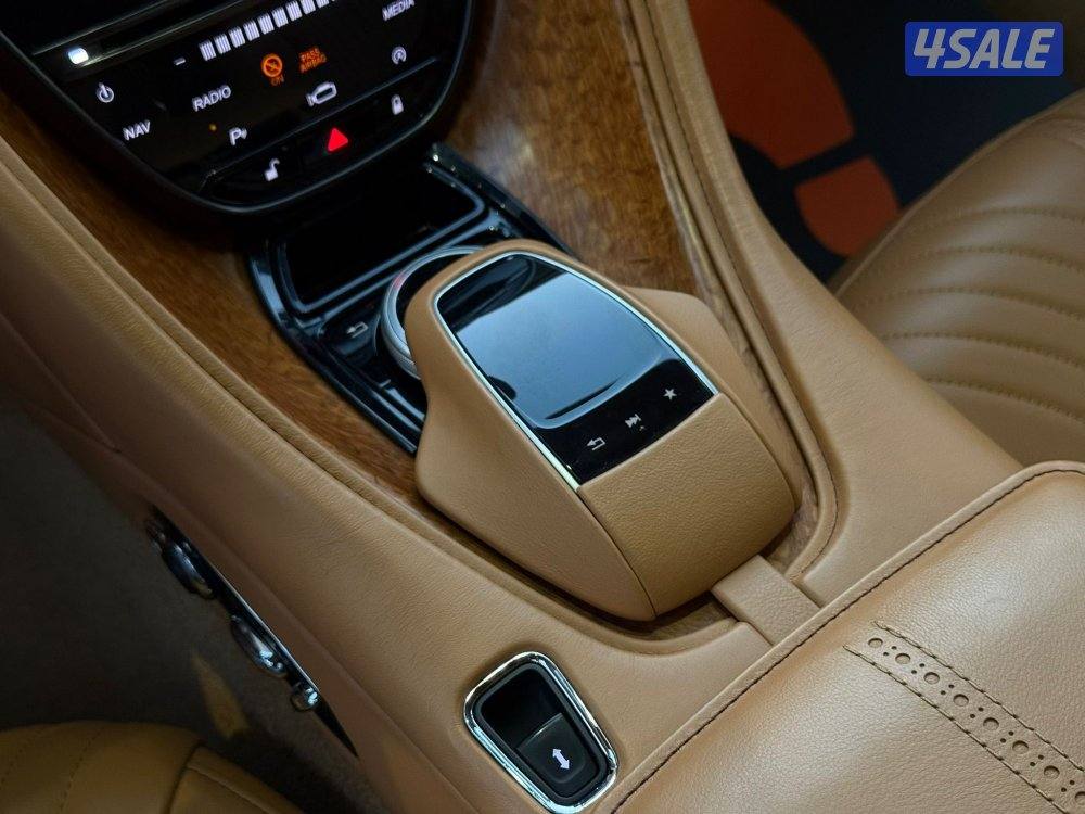 اوستن مارتنDP11 LAUNCH EXITIONموديل2017 عداد21الف وارد الكويت9