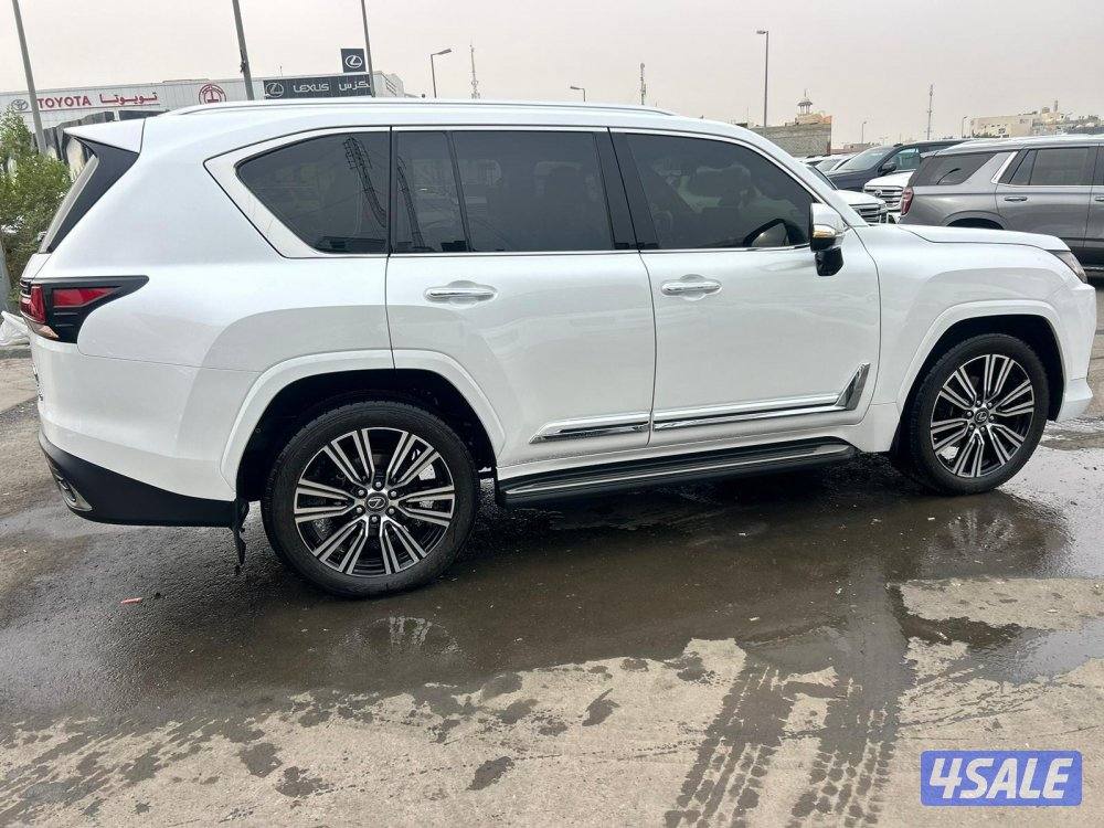 لكزس LX600 درجة اولى  twinturbo .V63