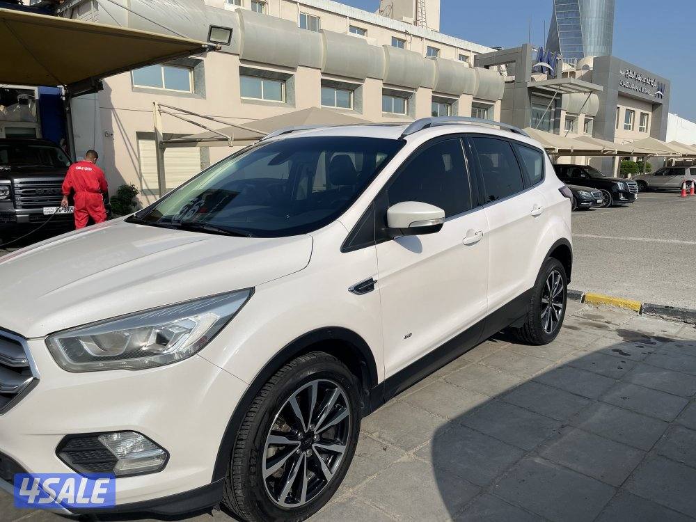 فورد اسكيب 2019 صبغ الوكاله بالكامل عداد ١٢٧ الف شرط الفحص0