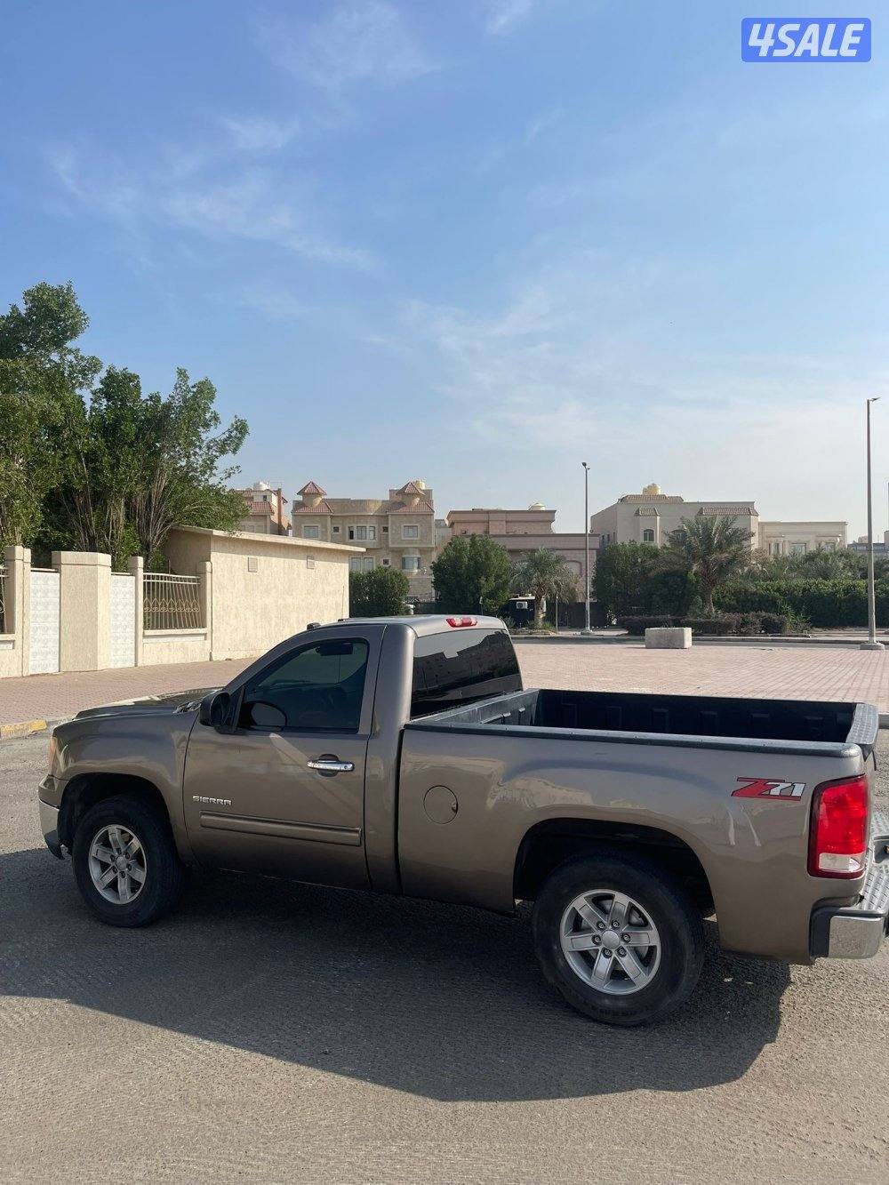 للبيع سيرا ٢٠١٢2