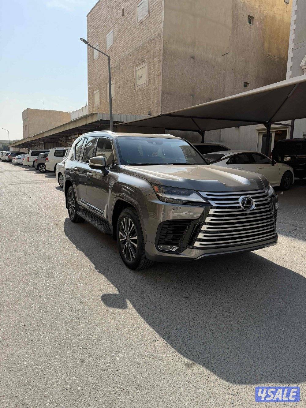 للبيع لكزاز LX صبغ وكاله حمايه كامله ماشي 691