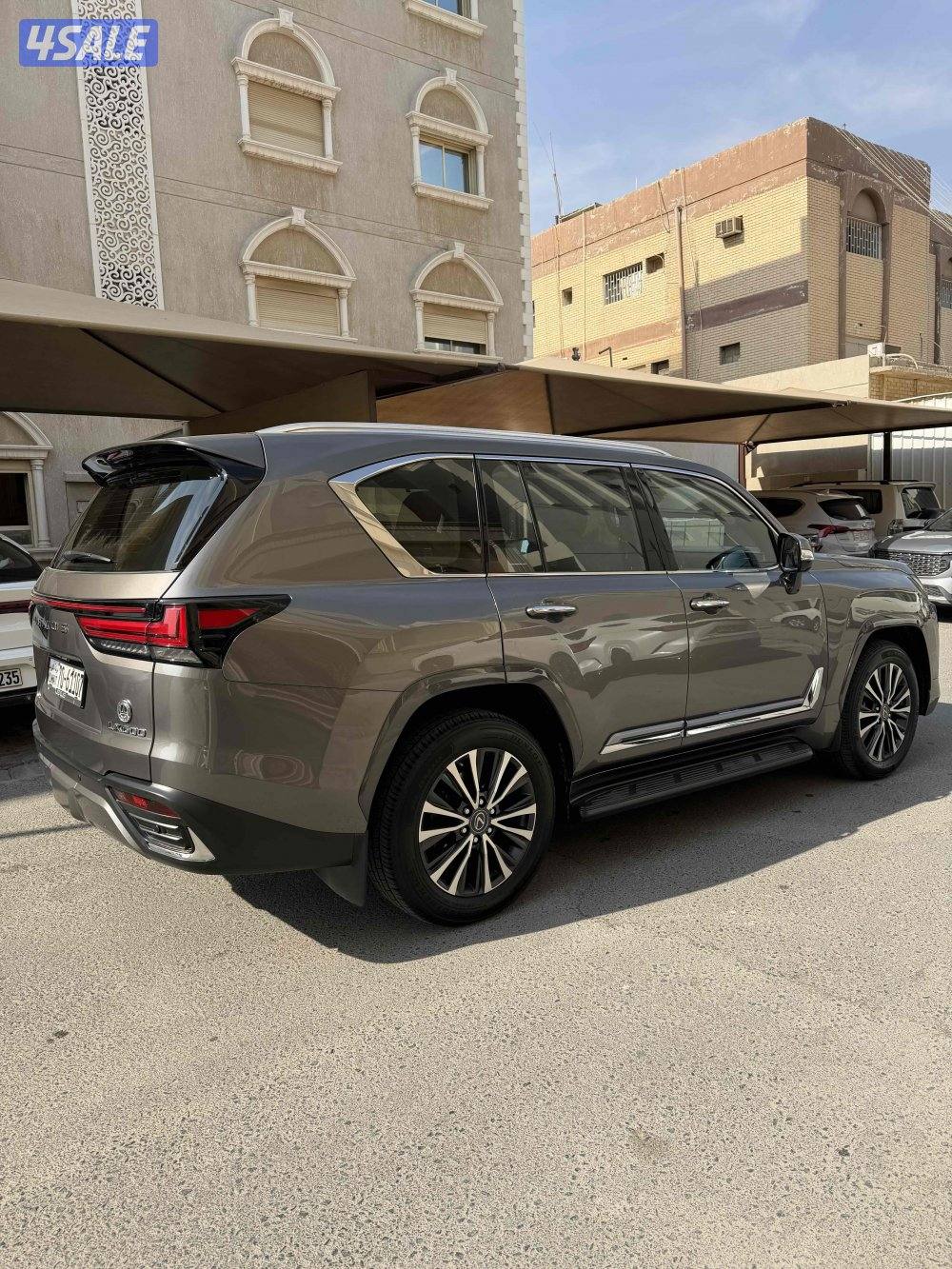 للبيع لكزاز LX صبغ وكاله حمايه كامله ماشي 693