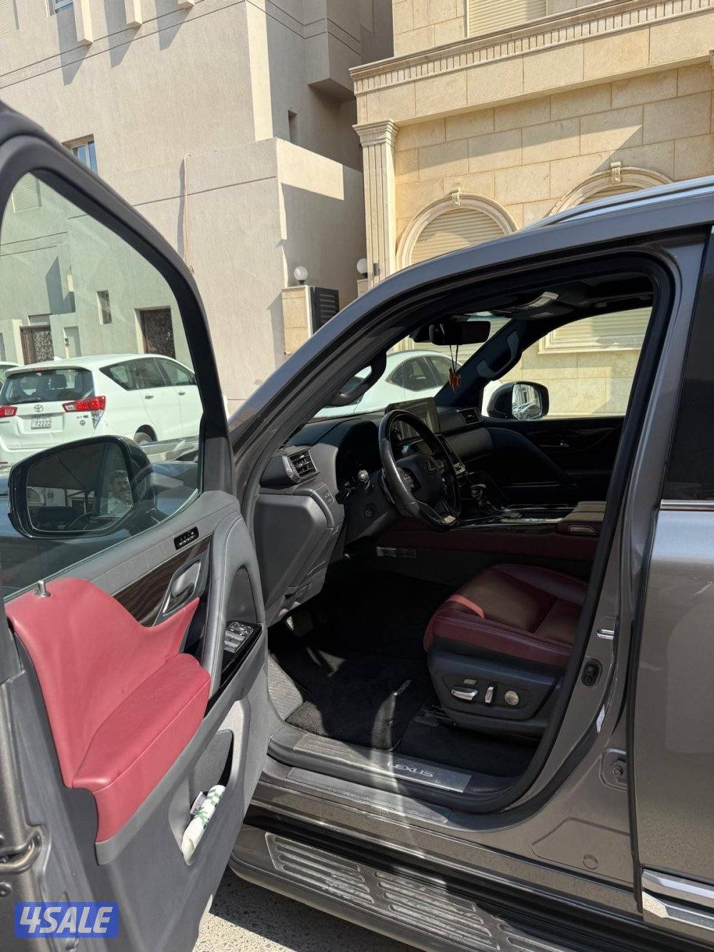 للبيع لكزاز LX صبغ وكاله حمايه كامله ماشي 695