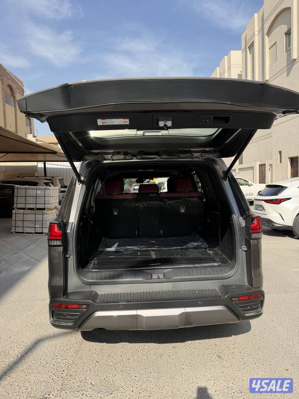 للبيع لكزاز LX صبغ وكاله حمايه كامله ماشي 697