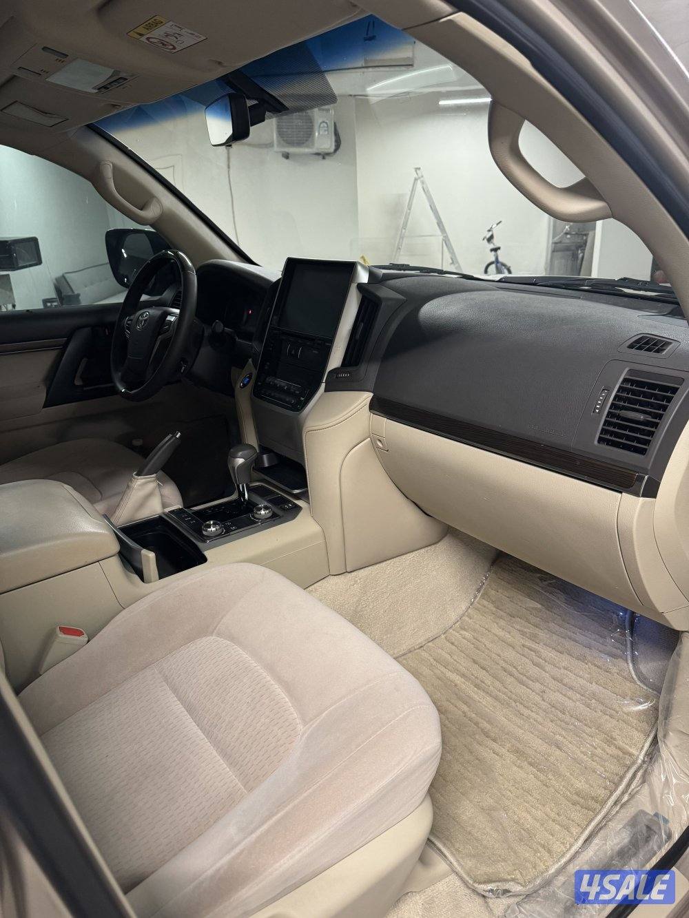 لاندكروز 2020 ماشي 155 وارد الساير8