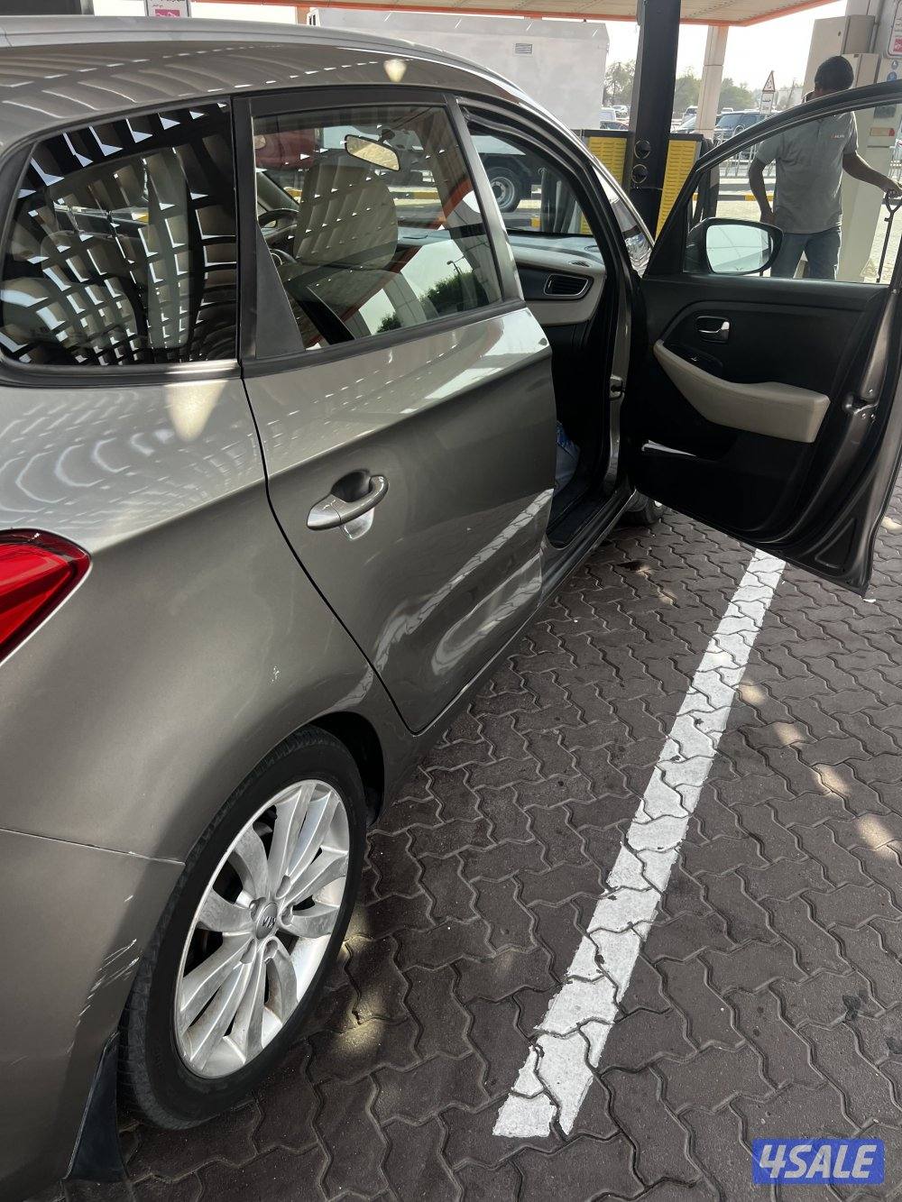 كيا كارينز 20152