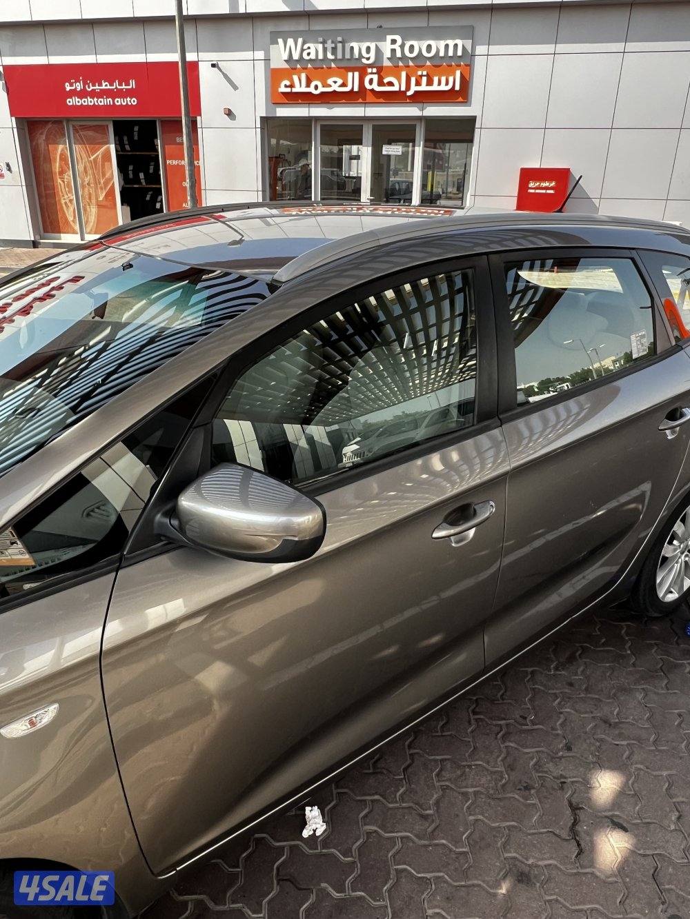 كيا كارينز 201511