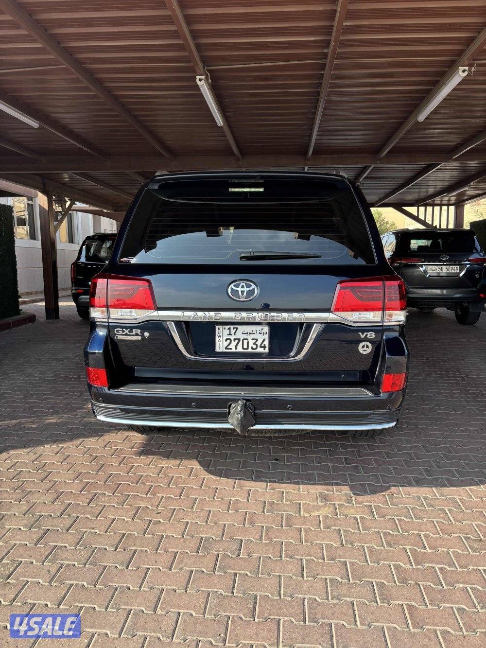 للبيع لاندكروزر قراند تورنق صبغ وكاله لونه كحلي1