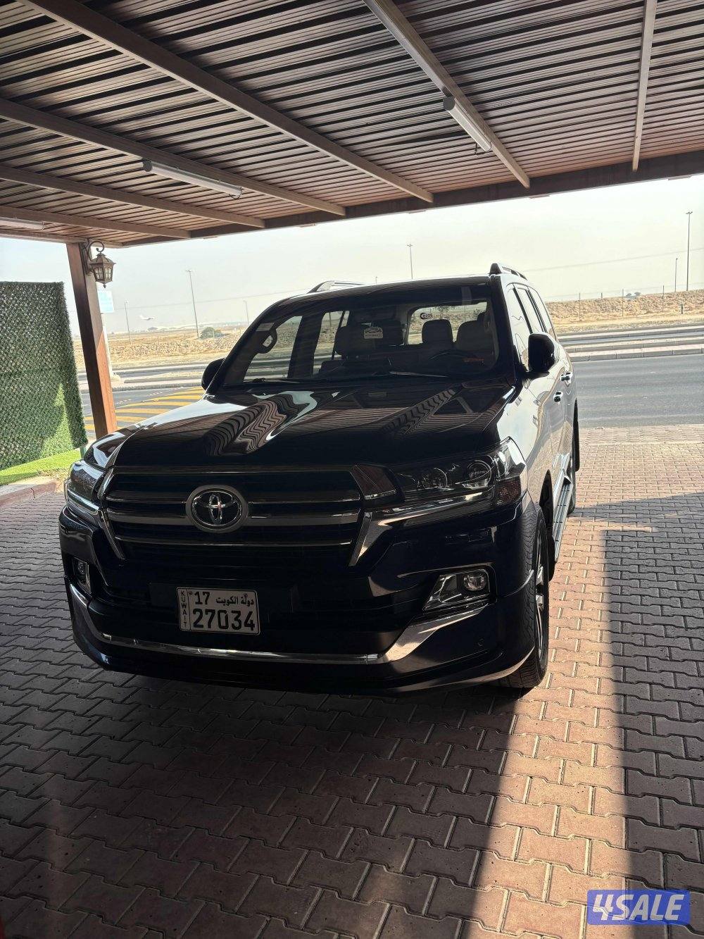 للبيع لاندكروزر قراند تورنق صبغ وكاله لونه كحلي2