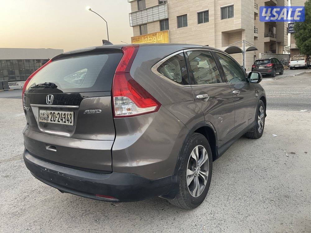 للبيع جيب هوندا crv موديل 2012 ( واتساب فقط )4