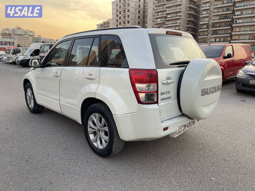 للبيع جيب سوزوكي موديل 2014 ( واتساب فقط )0